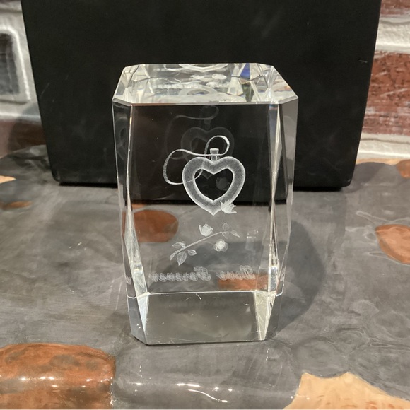 Beautiful Crystal Cut Glass - “Love Forever” Heart & Roses Themed - Excellent - Picture 6 of 10